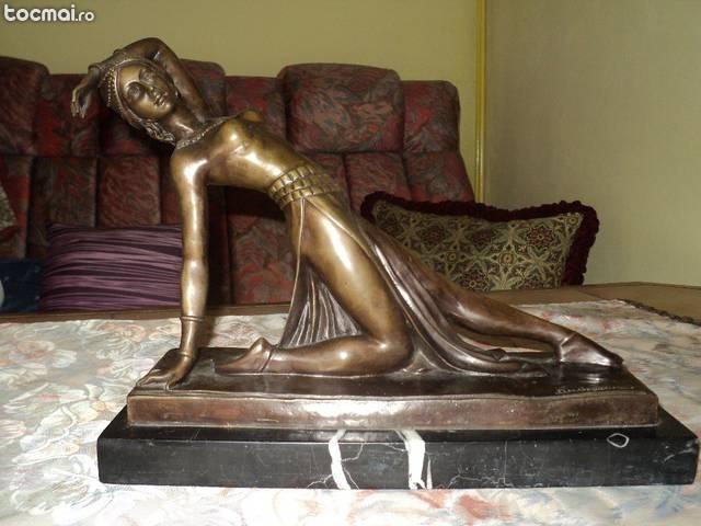 sculptura in bronz semnata Chiparus Demetru