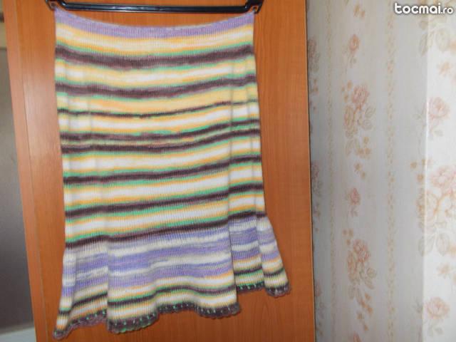 costum tricotat manual acril, marimea 38