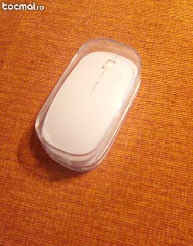 Mouse wireless alb model deosebit nou