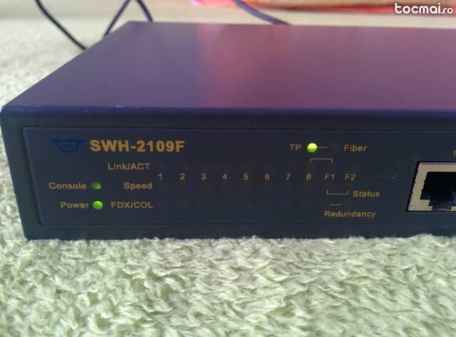 Switch 8 porturi 10/ 100 mb/ s + 1 port fibra optica