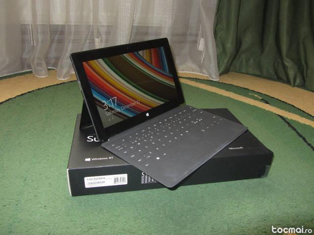 Tableta Windows Surface 64GB include tastatura detasabila