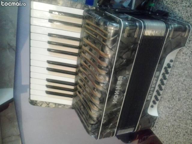 Acordeon hohner student 3 . . . 24 basi impecabil