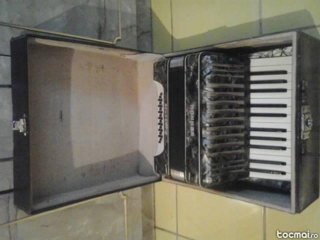 Acordeon hohner student 3 . . . 24 basi impecabil