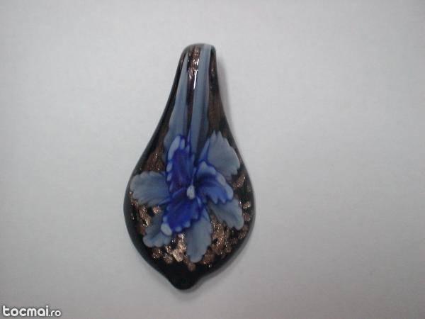Pandantiv (colier) frunza cu floare albastra, model 314