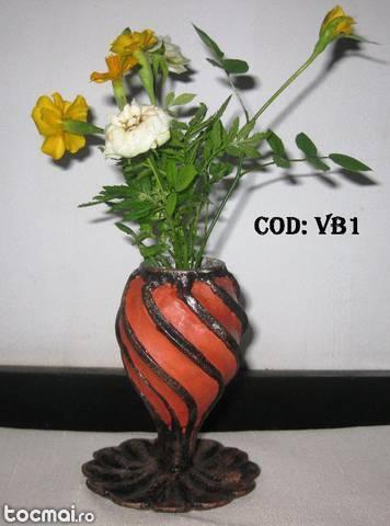 Vaze din fier forjat handmade
