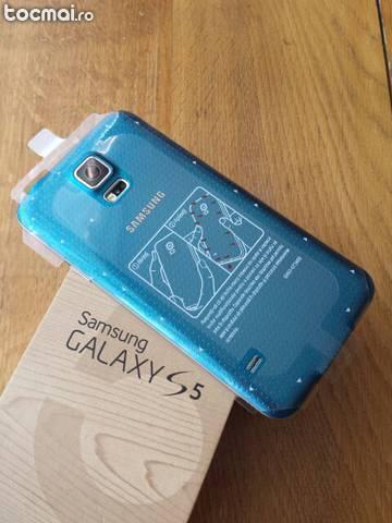 Galaxy s5 blue edition nou!