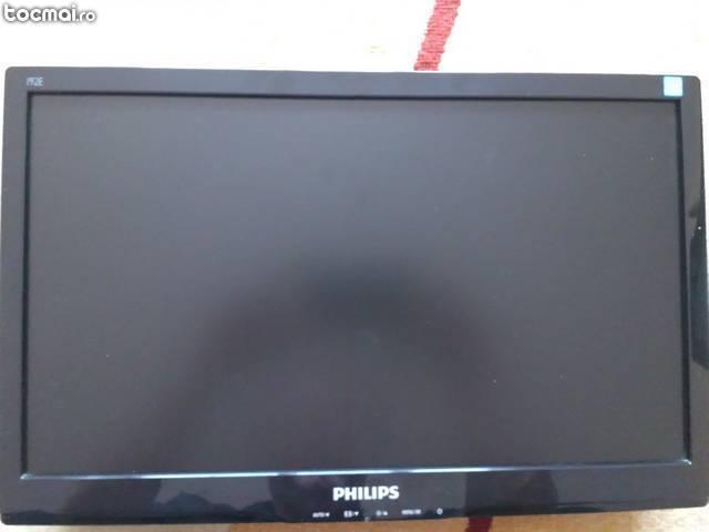 Monitor LCD Philips 18. 5 inch, cabluri incluse