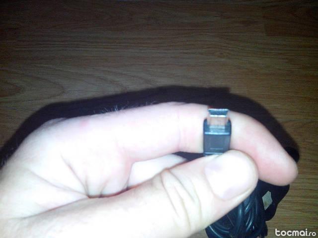 Incarcator auto mini USB 5V/ 1. 2A