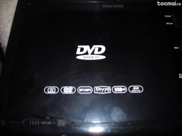 Mini DVD player cu incarcator auto