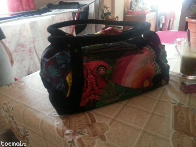 poseta Desigual