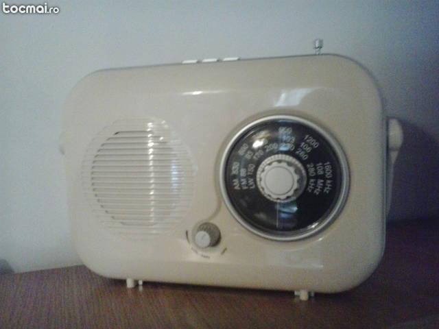 Sainsbury`s- Red Small Retro Radio