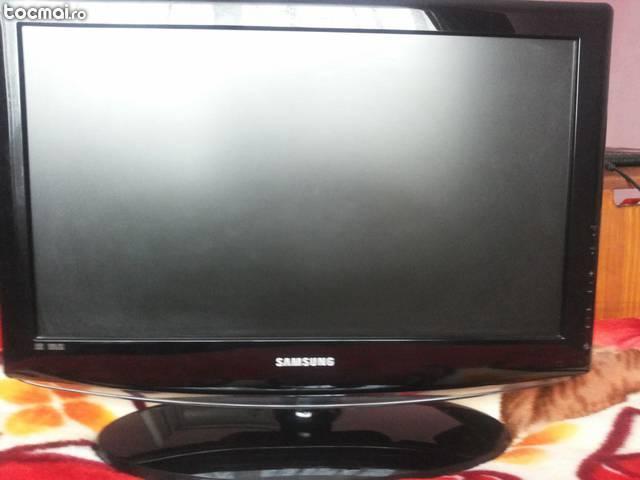 Televizor Samsung LCD 59 cm