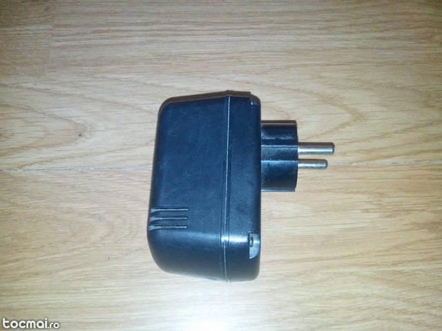 Transformator (adaptor) 220V- 110V c. a.