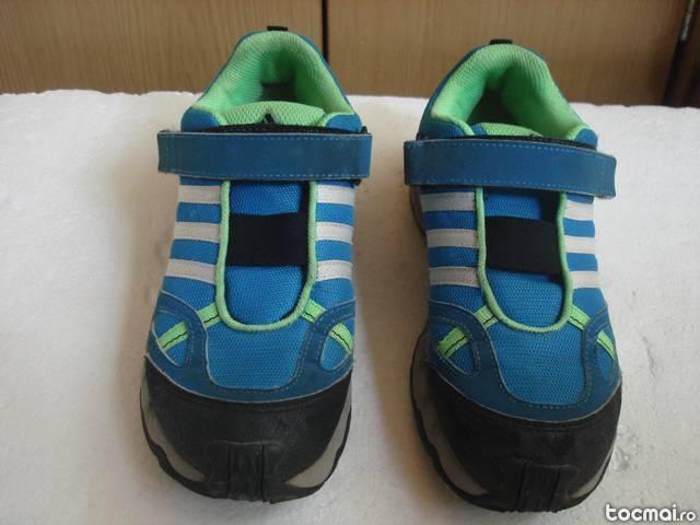 Adidas albastru, marimea 35