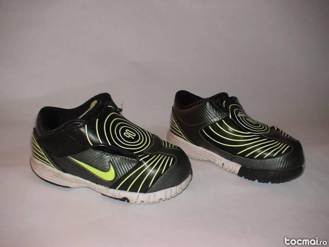 Adidasi NIKE Mini Total90 Laser, marimea 22, 5