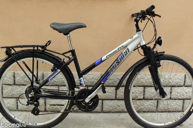 Bicicleta trekking Winora aluminiu, cu roti de 26
