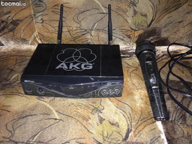 Microfon profesional AKG SR 400