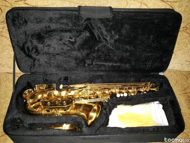Saxofon alto C. Giant Nou, cutie, mustiuc cu capac si bratara.