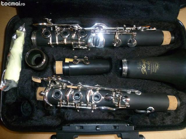 clarinet in Si- bemol, firma STAGG 77- CG, sistem Deutsch