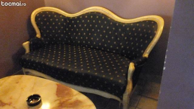 Canapea reconditionata cu 2 scaune