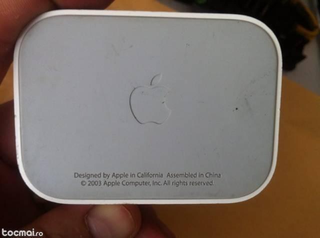 Apple Dock pentru iPod cu iesire audio si video