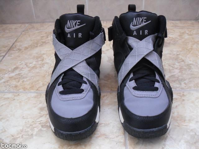 Adidasi Nike Air Raid