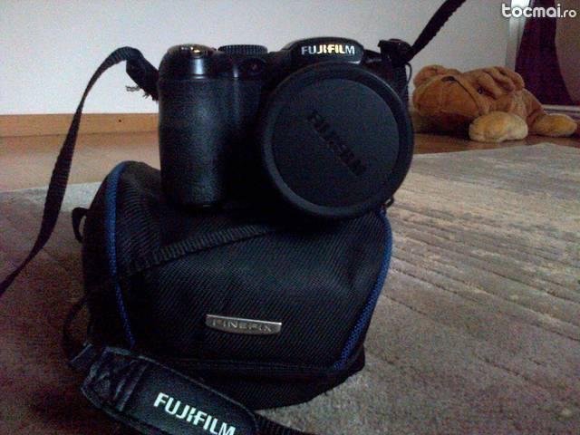 Aparat foto digital Fujifilm FinePix S1600 black