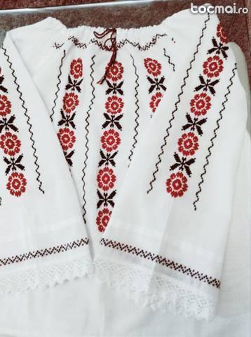 Camasa traditionala pentru femei