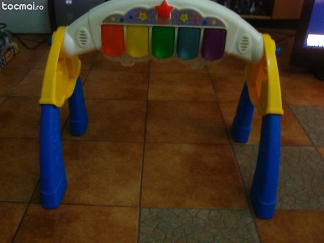 centru de activitati Fisher Price