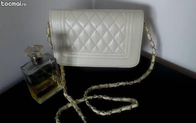 poseta Chanel. . replica de lux.