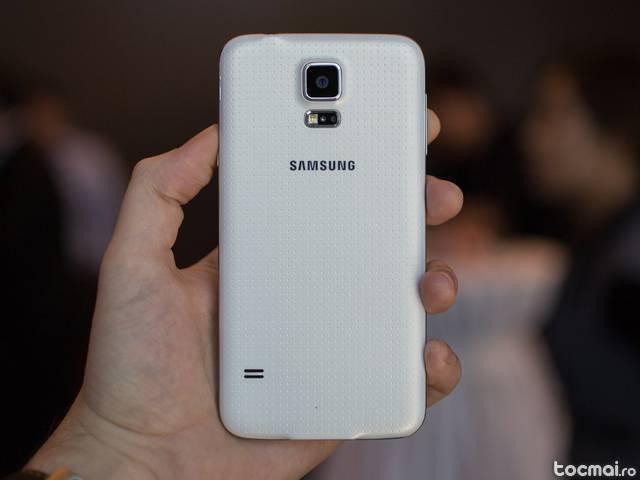 Samsung Galaxy s5 nou, never schimb cu iphone 5s never