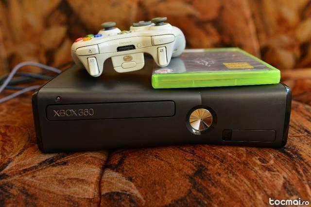 Consola Xbox 360 Slim | Pachet complet + Joc SKYRIM