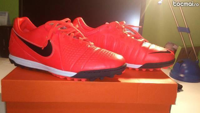 Ghete fotbal nike ctr libretto lll tf rosu/ negru