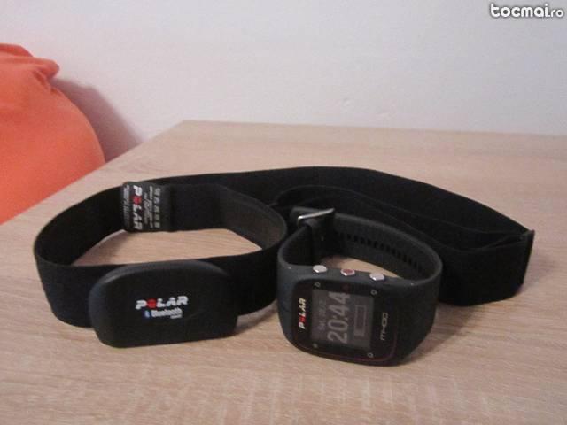 Polar M400 Ceas pentru sport cu GPS si Ritm cardiac