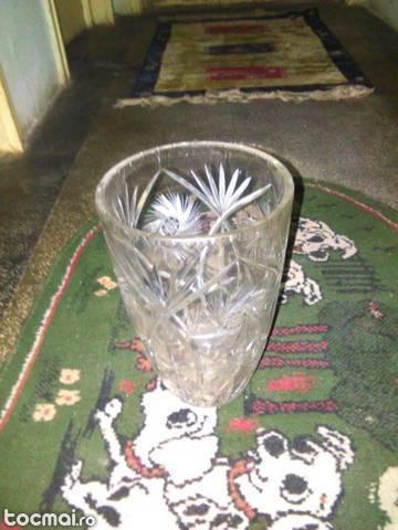 Vaza de cristal si tabachera de cristal cu scrumiera