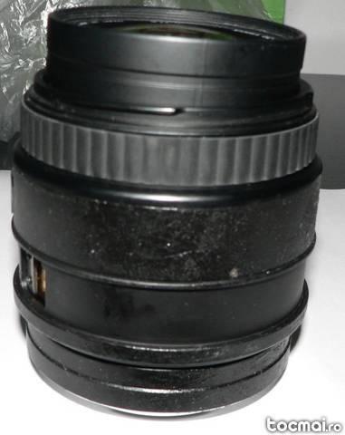 Obiectiv sigma 28- 70mm 1: 3. 5- 4. 5mm d52 mm(defect)