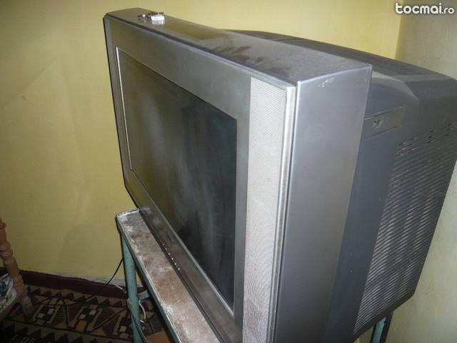 Televizor color diag. 85cm, pe tub, marca LG cu telecomanda