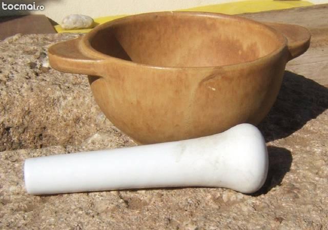 vas ceramic pentru sfaramat mirodenii