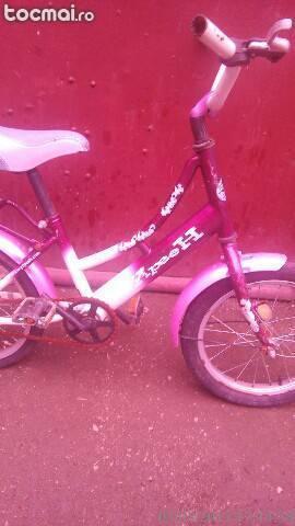 bicicleta pentru fetite