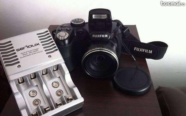FujiFilm FinePix S1600