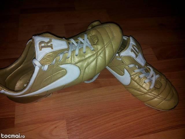 Nike Air Legend R10 Gold- White