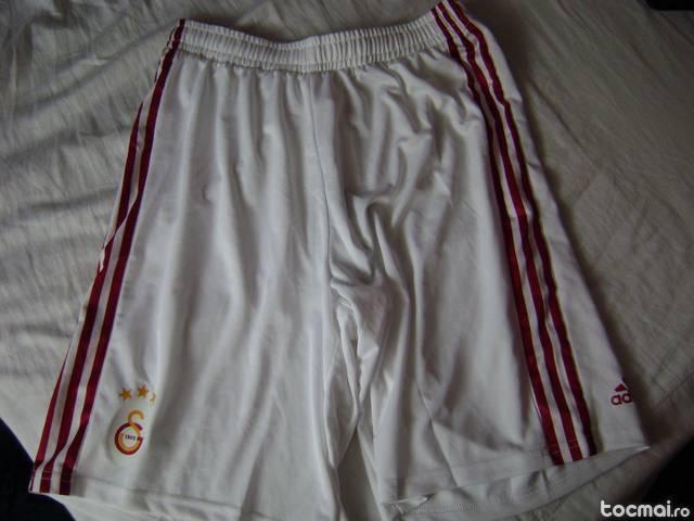 pantaloni scurti adidas