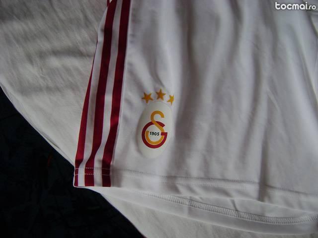 pantaloni scurti adidas