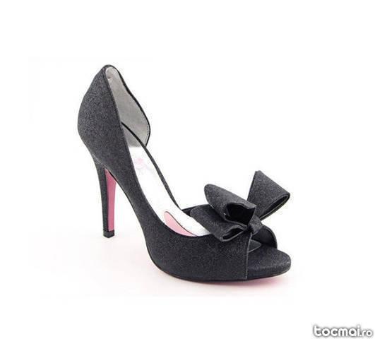Pantofi Paris Hilton