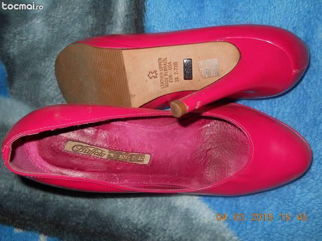 pantofi roz