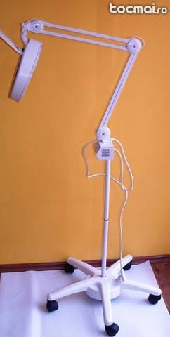 Lampa lupa cosmetica