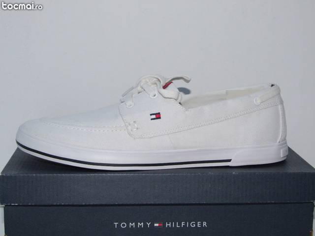 Tommy Hilfiger pantofi albi marimea 41 si 42