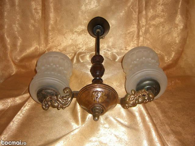 Lustra bilux (2 lumini) vintage, din cupru si lemn