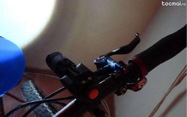 Lanterna Cree 500 lumeni + Suport bicicleta