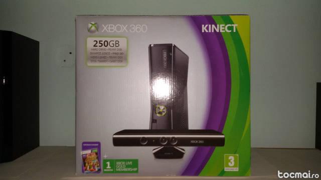 Xbox 360 cu Kinect, 2 manete si 13 jocuri